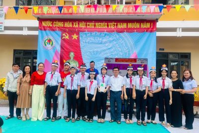SINH HOẠT CÂU LẠC BỘ VĂN HỌC –  CHỦ ĐỀ: “VĂN HỌC THẮP SÁNG TÂM HỒN”